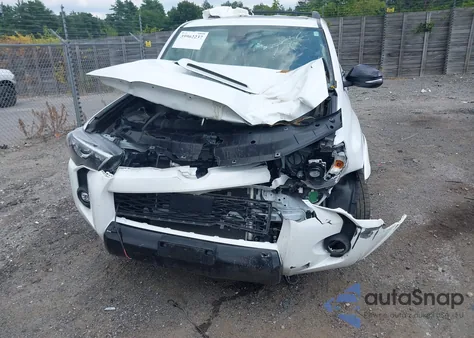 2021 Toyota 4Runner Venture Special Edition z USA, uszkodzony, nr VIN JTEHU5JR5M5940669